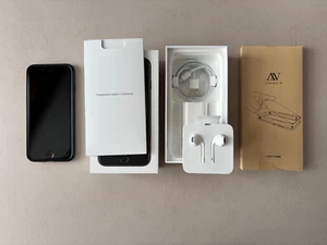 Apple iPhone SE (2020) 2. Gen. 128GB schwarz Topzustand (ohne Simlock) Zubehör - Bild 1 von 11