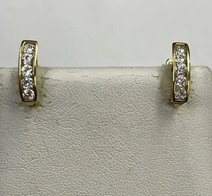Pretty 14k Yellow Gold CZ Women's Huggie Hoop Earrings - Picture 1 of 11