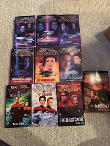 Huge Lot of Star Trek Paperback Books All Voyager Series - Picture 1 of 4