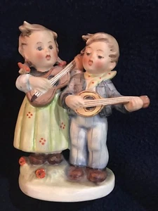 Hummel, Goebel Figurine "HAPPY DAYS TMK 2" - Excellent Condition - Picture 1 of 5