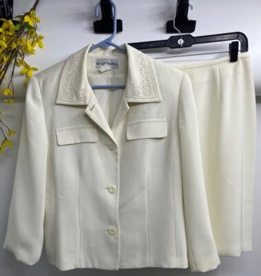 Traje Falda 2 Piezas Norton McNaughton Para Mujer Marfil 100% Poliéster Talla 6 Usado en Excelente Condición Foto 1 de 4