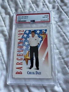 Baloncesto Chuck Daly **PSA 8** 1991 Skybox #540 recién graduado - Imagen 1 de 2