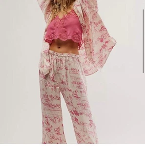 Pijama Free People Dreamy Days satinado pierna ancha en rosa rodeo para mujer grande nuevo con etiquetas - Imagen 1 de 6