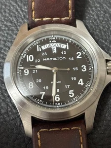 Reloj de cuarzo para hombre HAMILTON KING CAQUI H644510 día/fecha esfera negra - Imagen 1 de 6