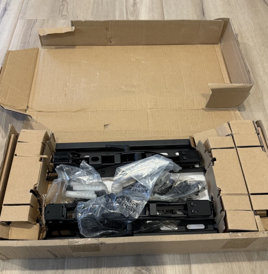 Mustang MPT-M44UA Wall Mount for Display (mptm44ua) - Image 1 of 3