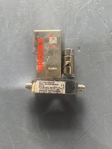 BROOKS SLA7950S1EGG1B2A1 MASS FLOW CONTROLLER, N2,200SCCM - Picture 1 of 5
