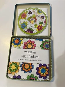 Petal Pushers Moda Tin Box CD & 40-5X5 squares - Picture 1 of 13