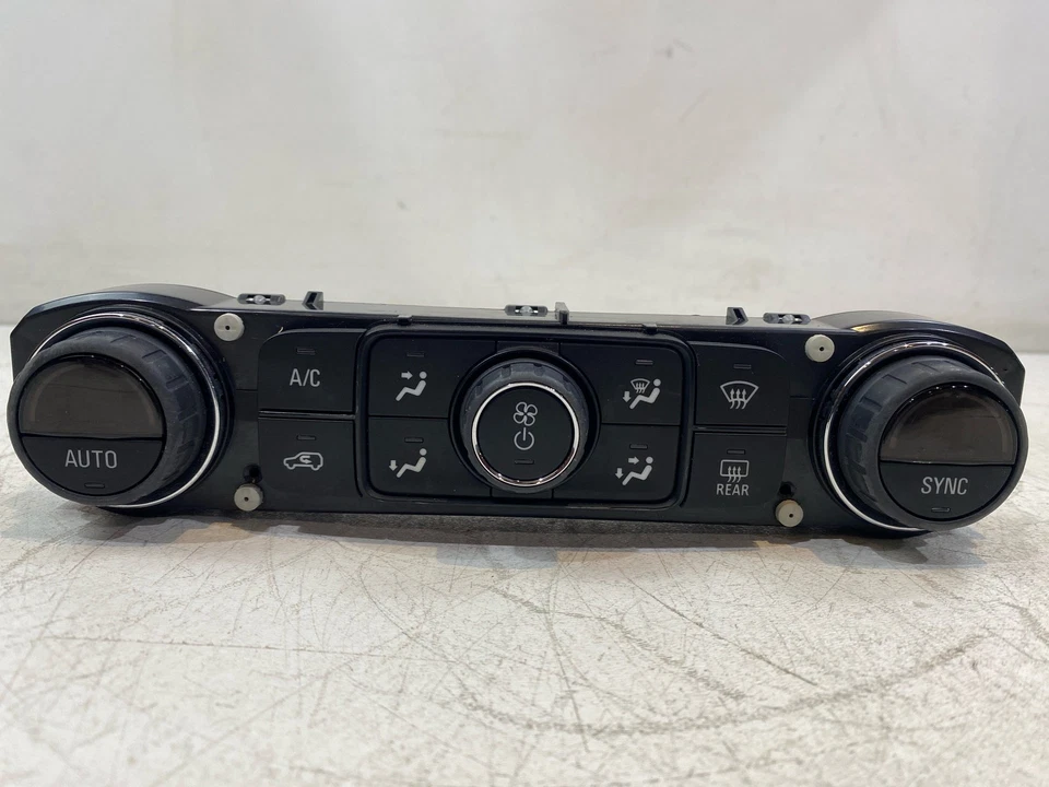 Fits 2017 - 2023 GMC ACADIA Front A/c Heater Temperature Control 84246526 OEM - Image 1 of 4