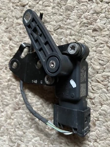 2018 2019 2020 2021 2022 BMW X3 X4 G01 G02 AXLE SUSPENSION LEVEL SENSOR OEM - Picture 1 of 4