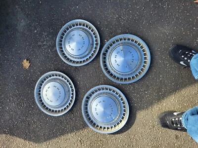 Dodge Challenger 1972-74, cargador tapacubos 14" juego de 4 piezas Mopar 3580153 fabricante original bonito Foto 1 de 3