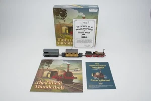 922001 Rapido Trains OO Gauge The Titfield Thunderbolt Deluxe Pack - Bild 1 von 1