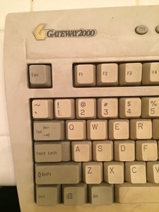 Gateway 2000 computer keyboard - Picture 1 of 5