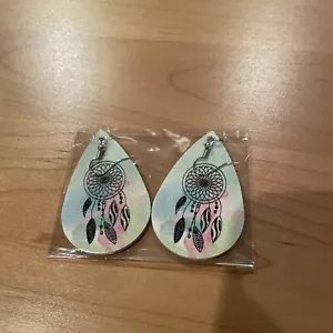 Womens Feathers Light Weight Faux Leather Dangle Earrings Double Sided - Picture 1 of 1