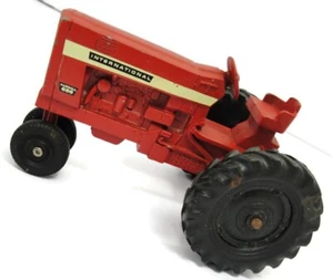 Vintage Ertl International Harvester Farmall Tractor 656 Red Die Cast - Picture 1 of 15