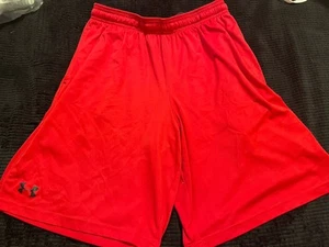 Pantalones cortos de baloncesto rojos medianos con cordón bajo armadura para hombre (17) - Imagen 1 de 4