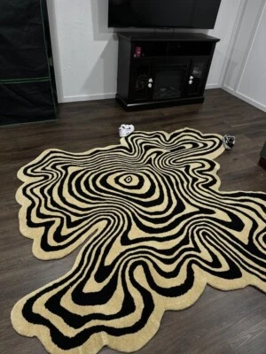 Modern Beige & Black Amoeba Irregular shape hand tufted woolen rug 5x5/6x6 - Image 1 of 4