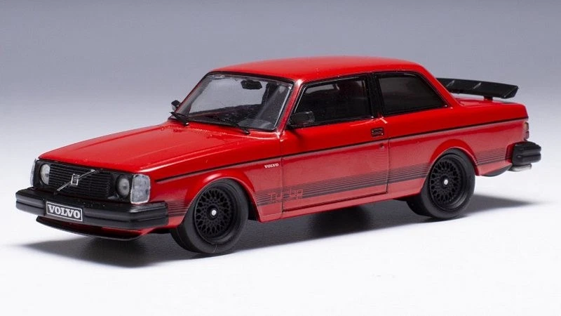 Volvo 242 Custom 1980 Red 1:43 IXO CLC549 - Immagine 1 di 1