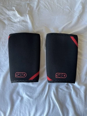 SBD колена рукава 7 мм пауэрлифтинг размер L жесткий приседания тренажерный зал неопрен черный красный - Изображение 1 из 3