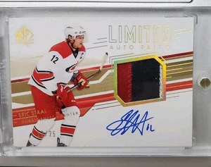 2014-15 UD Sp Autentico Hockey Eric Staal Limited Patch Auto su Carta #13/25 - Foto 1 di 1