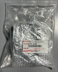 Conjunto de bloque de fusibles genuino Toyota, conexión de sala de motores 82720-07060 OEM - Imagen 1 de 6