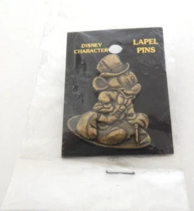 Disney Character Mickey Mouse Lapel Pin NEW - Picture 1 of 3