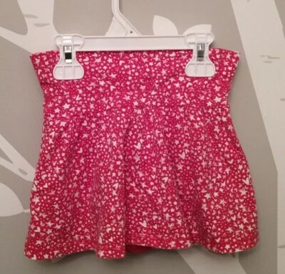 Niña Pequeña 24 Meses Primeras Impresiones Falda Scooter Estrellas Rojas y Corazones  Foto 1 de 4