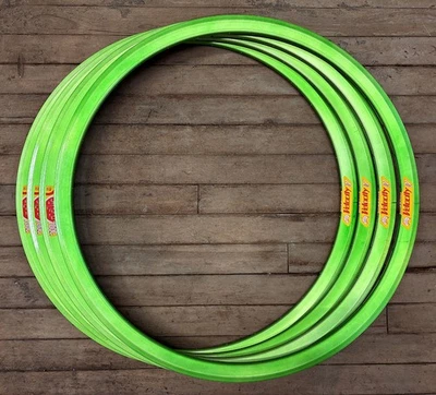 Llantas en V profundas NOS anticongelante Green Velocity - 32 orificios - Australia - sin mecanizar Foto 1 de 4