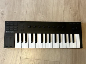 Native Instruments Komplete Kontrol M32 Controller Keyboard, Schwarz - Bild 1 von 7