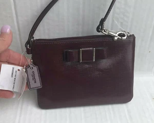 Coach Neu mit Etikett Darcy Pat Schleife SM Armband Sherry F52137 - Bild 1 von 12