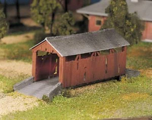 KIT DE CONSTRUCCIÓN DE CALIBRE O PUENTE CUBIERTO BACHMANN PLASTICVILLE - Imagen 1 de 1