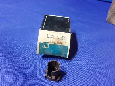 Новый из старых запасов цилиндр дверного замка GM 7016374 1960-66 Chevrolet Corvair и пикап - Изображение 1 из 4