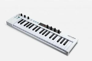 Controlador de teclado MIDI Arturia KeyStep 37 y secuenciador de 64 pasos 8 notas polifonía - Imagen 1 de 1