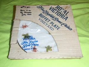 VINTAGE ROYAL VICTORIA FINE BONE CHINA PLATE-VINEYARD-IN ORIGINAL PKG-ENGLAND - Picture 1 of 12
