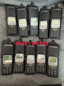 Walkie-talkie P25 dígitos UHF 380-470 FPP/pe USADO 1 PIEZA Motorola-XTS5000 - Imagen 1 de 8