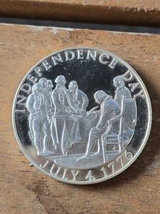 July 4, 1976 Independence Day Bicentennial Silver Coin - Picture 1 of 4