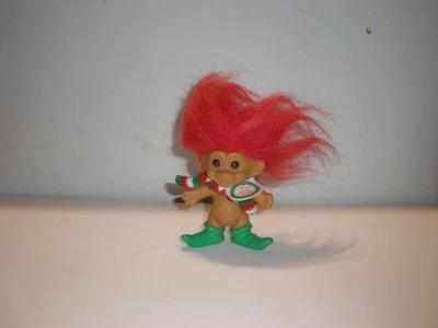 Muñeca Troll 3" Russ Navidad Papá Noel Feliz Pequeño Elfo Rojo Pelo Bufanda Botas Verdes Foto 1 de 4