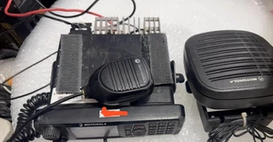 1pcs MOTOROLA walkie-talkie MTM5200, tetra vehicle stand, with speaker - Picture 1 of 5