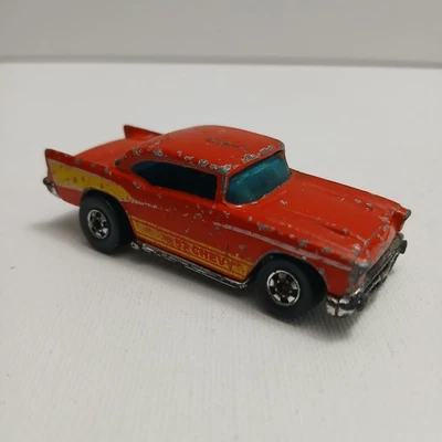 复古 1977 风火轮 '57 雪佛兰红色香港 - 1957 Bel Air 黑墙 — 第 1/4 张图片