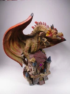 DV8800 LEGENDYA DRAGON ROUGE GEANT PERCHE SUR CHATEAU BON ETAT - Imagen 1 de 7