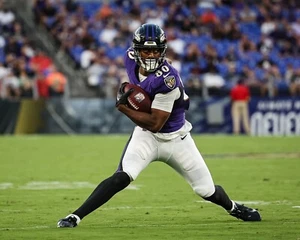 Isaiah Likely Mid Game Action Baltimore Ravens 8x10 NFL Football Photo - Picture 1 of 1