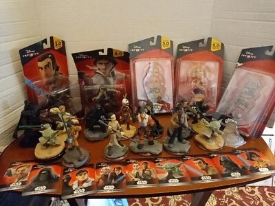 Disney Infinity 3.0 STAR WARS Figures: LOT of 16 figs & 12 Power Disc New & Used - Image 1 of 4
