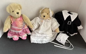 Vintage NABCO Plush Muffy VanderBear Lot, Flapper, Bedtime, & Pilgrim Outfit A4 - Picture 1 of 4
