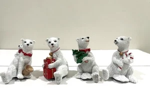 NEU 4-teiliges Set Weihnachten Familie Eisbär Strumpf Halter Mantel Urlaub Deko - Bild 1 von 8