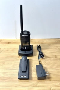 Motorola RDM2070d Walmart VHF Two-Way Radio With Extras - Afbeelding 1 van 7