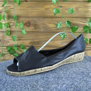 Bomba sintética Aerology Women Offsprig Peep Toe negra 11 mediana ligeramente usada 2025 - Imagen 1 de 6