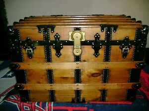 ANTIQUE STEAMER TRUNK Chest P&S Trunk  Flat Top lock & Key & Tray Coffee Table 