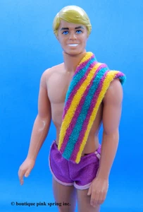 VTG KEN MALIBU SUNSATIONAL BARBIE DOLL 1982 w/ ORIGINAL OUTFIT TOWEL 1088 - Picture 1 of 4