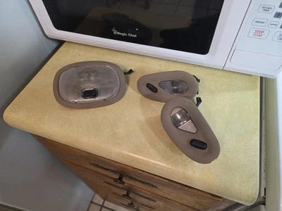 2000 Lincoln Navigator center roof dome map light reading lamp overhead Tan OEM - Image 1 of 4