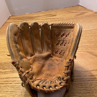 Mini PR4192 Pete Rose Signed Baseball Glove LHT - Image 1 of 4