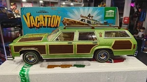 1:18 Greenlight 19013 Wagon Queen Family Truckster National Lampoon Vacation Box - Imagen 1 de 12